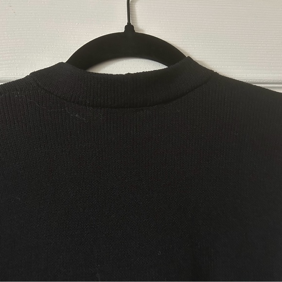 ST John Black Cropped Knit Cardigan Size 2 - Picture 5 of 8
